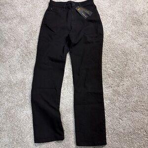 Lee Women’s Black Relaxed Fit Straight-Leg High Rise Jeans. NWT. Size 4